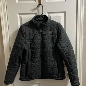 The North Face Women’s Size Large Black Quilted Lightweight Jacket
